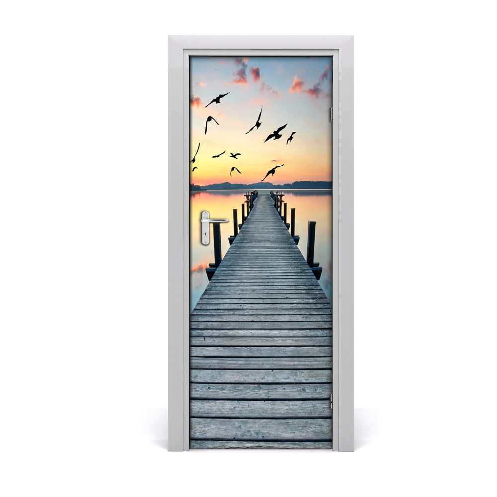 Naklejka na drzwi samoprzylepna Molo jezioro ptaki