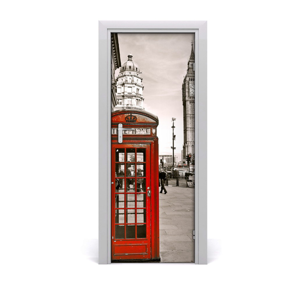 Fototapeta samoprzylepna na drzwi Czerwona budka na tle Londynu
