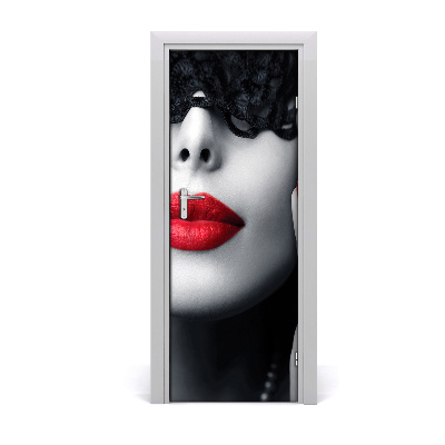 Naklejka fototapeta na drzwi Koronkowa maska czerwone usta