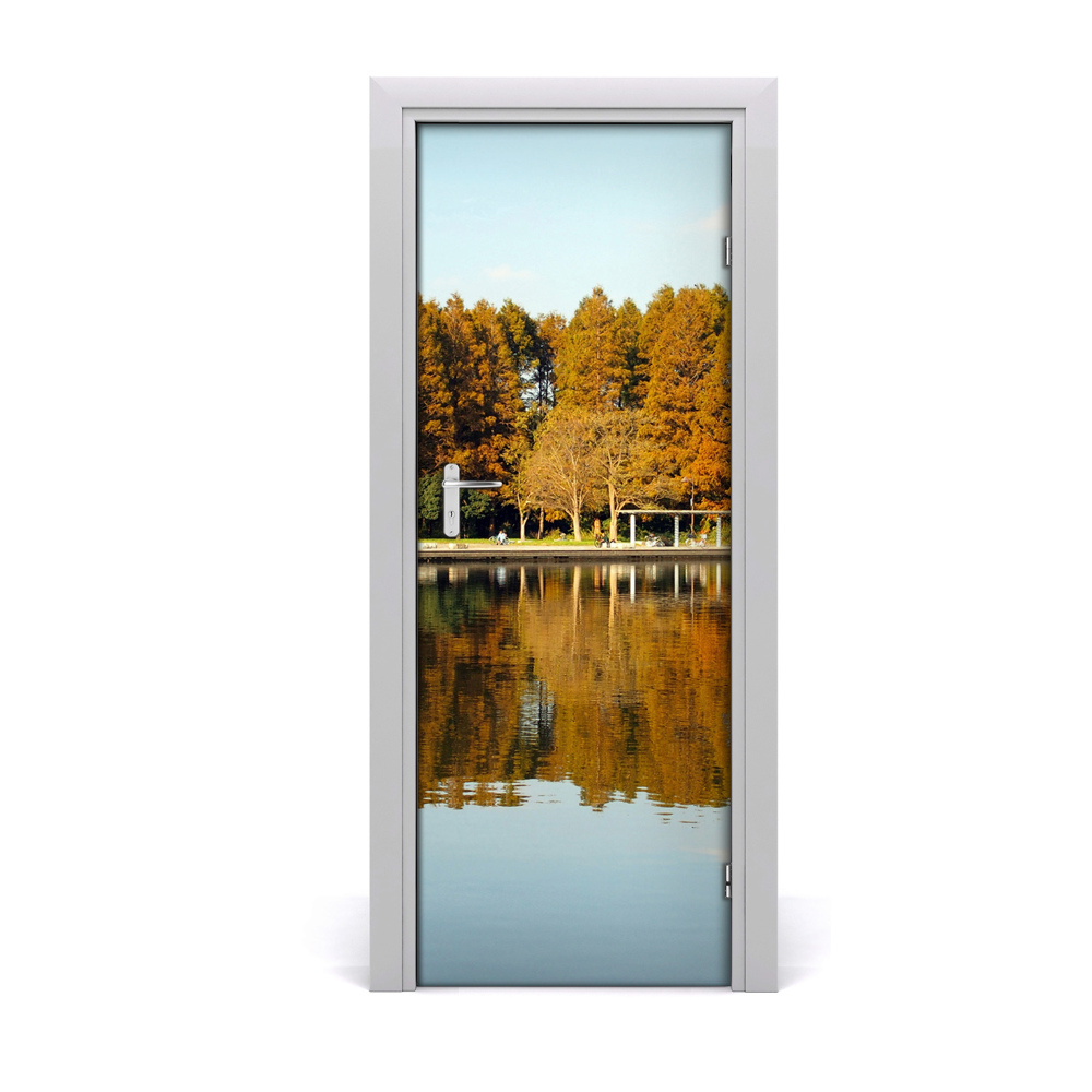 Naklejka fototapeta na drzwi Jezioro w parku jesienią