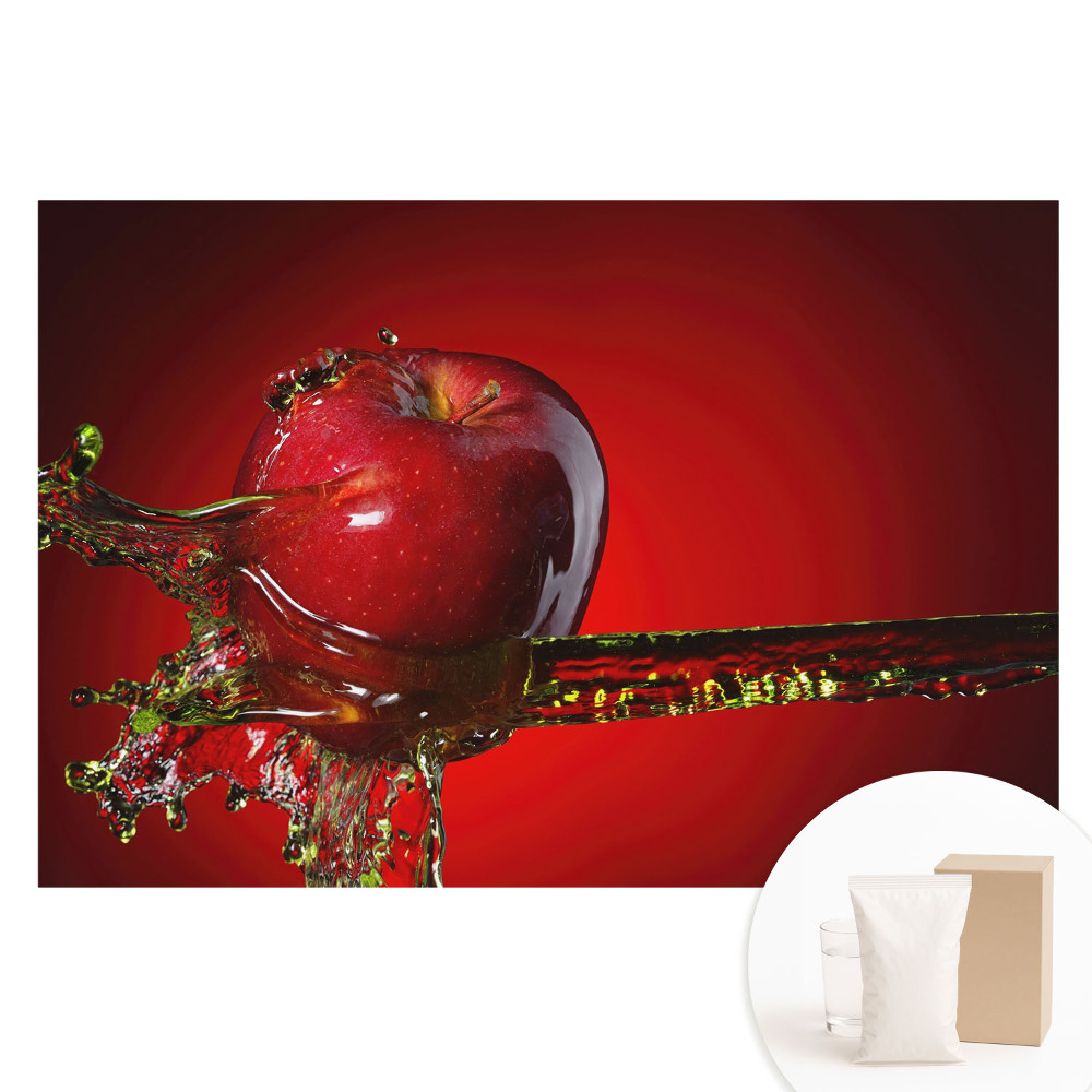Tapeta fotograficzna na flizelinie Dynamiczne czerwone jabłko w rozprysku płynu
