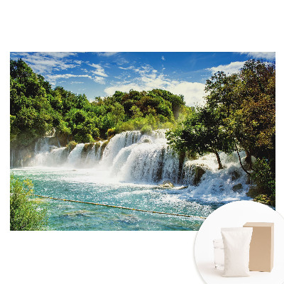 Fototapeta flizelinowa z nadrukiem Wodospad w słońcu zielona sceneria