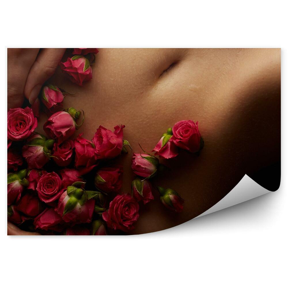 Fotopeta Pąki róż na kobiecym ciele miłość romantyczne