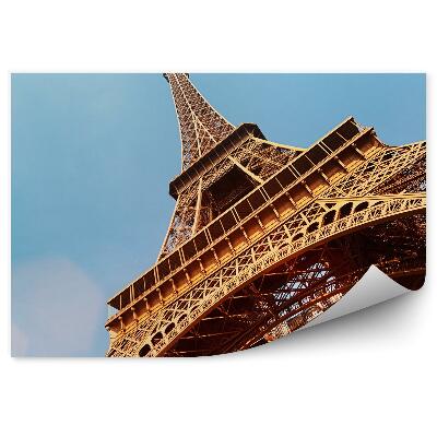 Fototapeta samoprzylepna Przestrzenne ujęcie wieży eiffla błękitne niebo