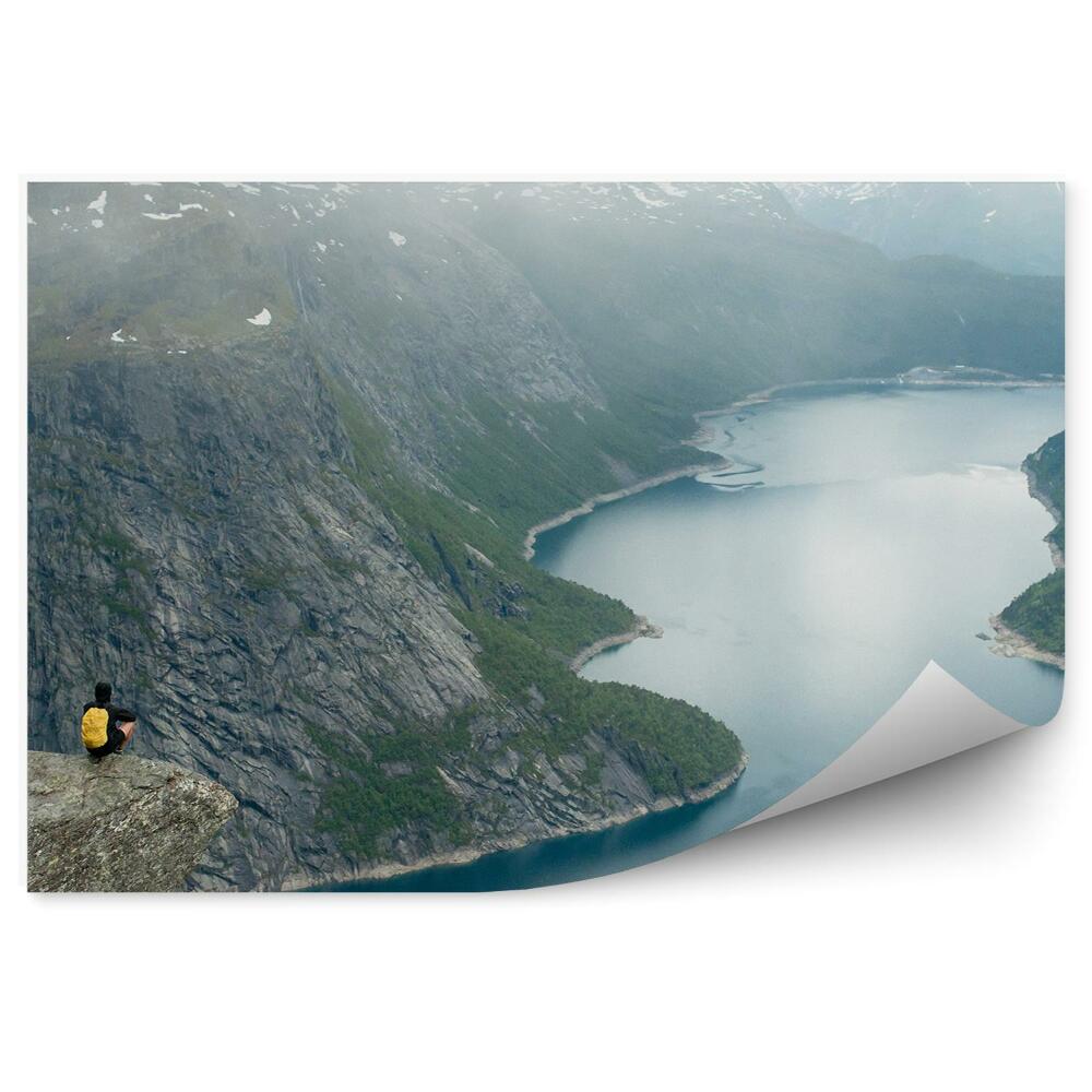 Fotopeta Norwegia pejzaż rzeka skały turysta