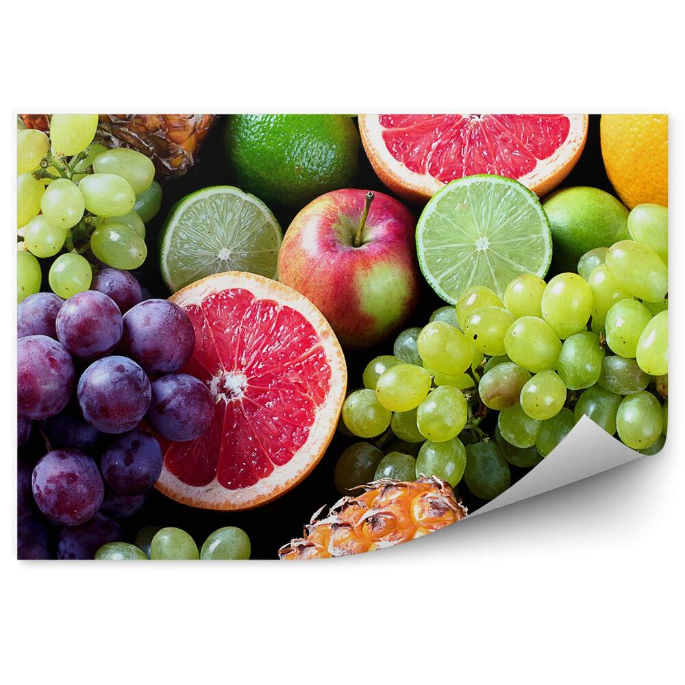 Fototapeta Stos letnich owoców winogrona kiwi arbuz zdrowe jedzenie