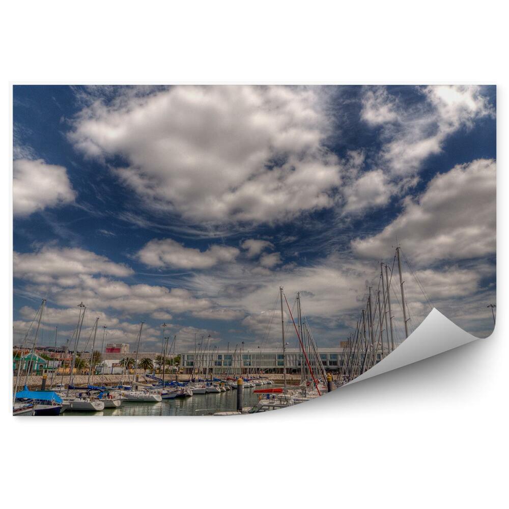 Okleina na ścianę Port łodzie chmury miasto