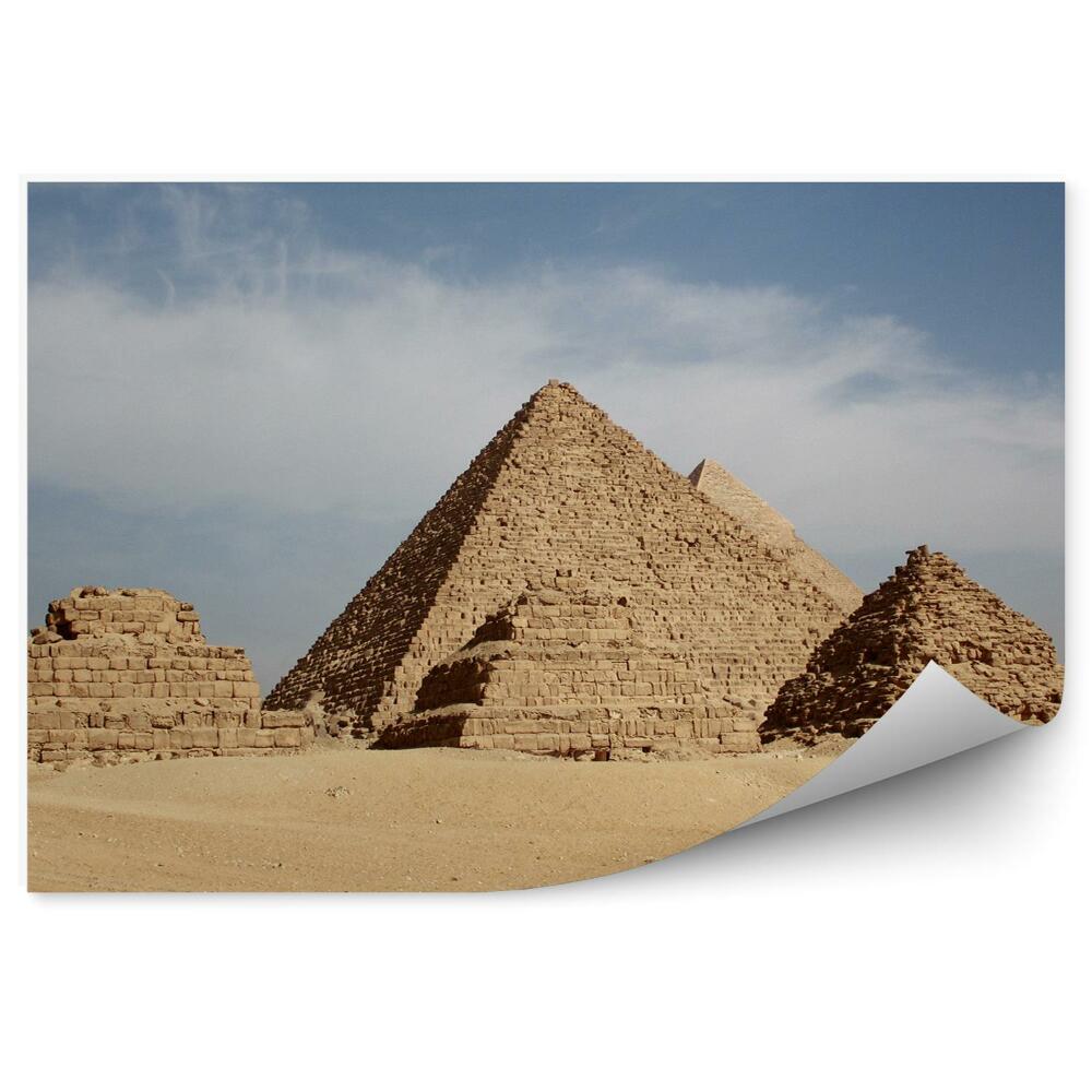 Fototapeta samoprzylepna Piramidy w gizie piasek