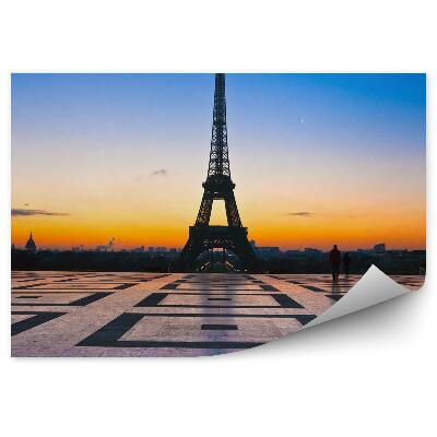 Fototapeta samoprzylepna Romantyczny widok wieża eiffla o wschodzie słońca