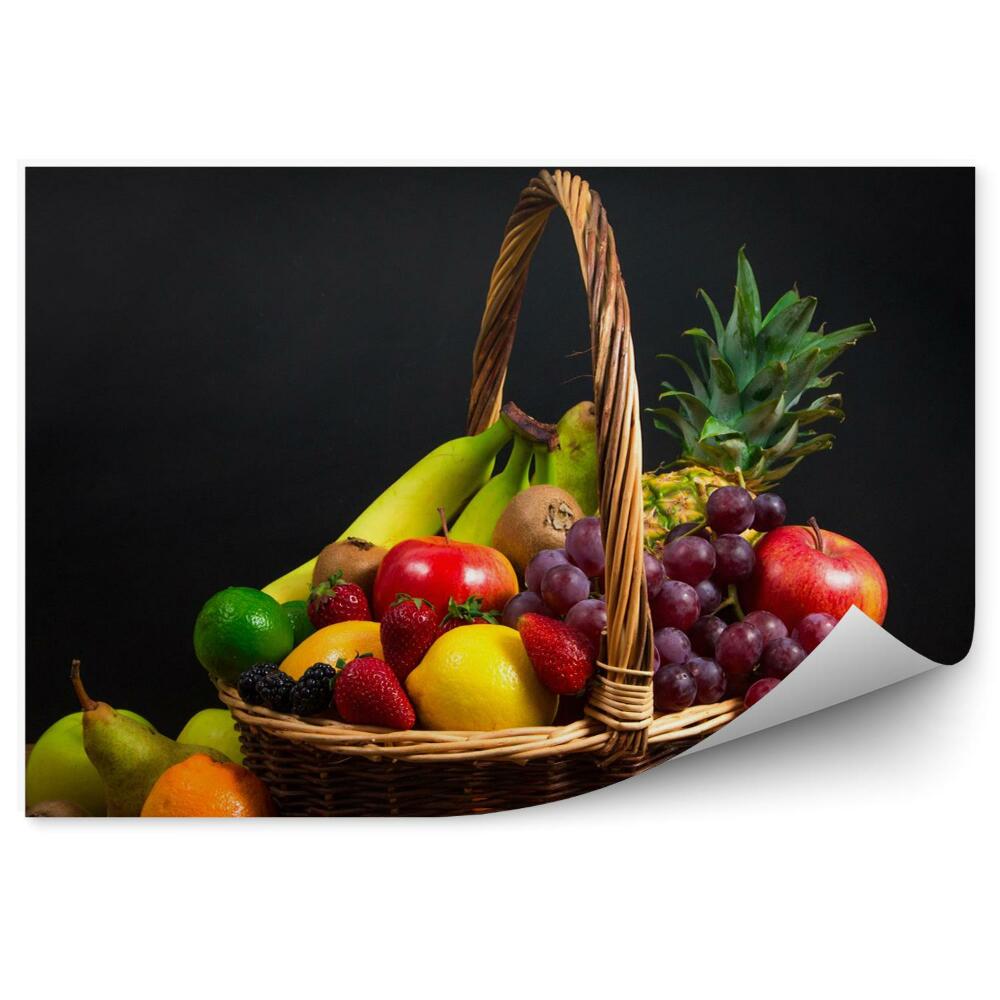 Fototapeta Mix świeżych owoców w wiklinowym koszyku