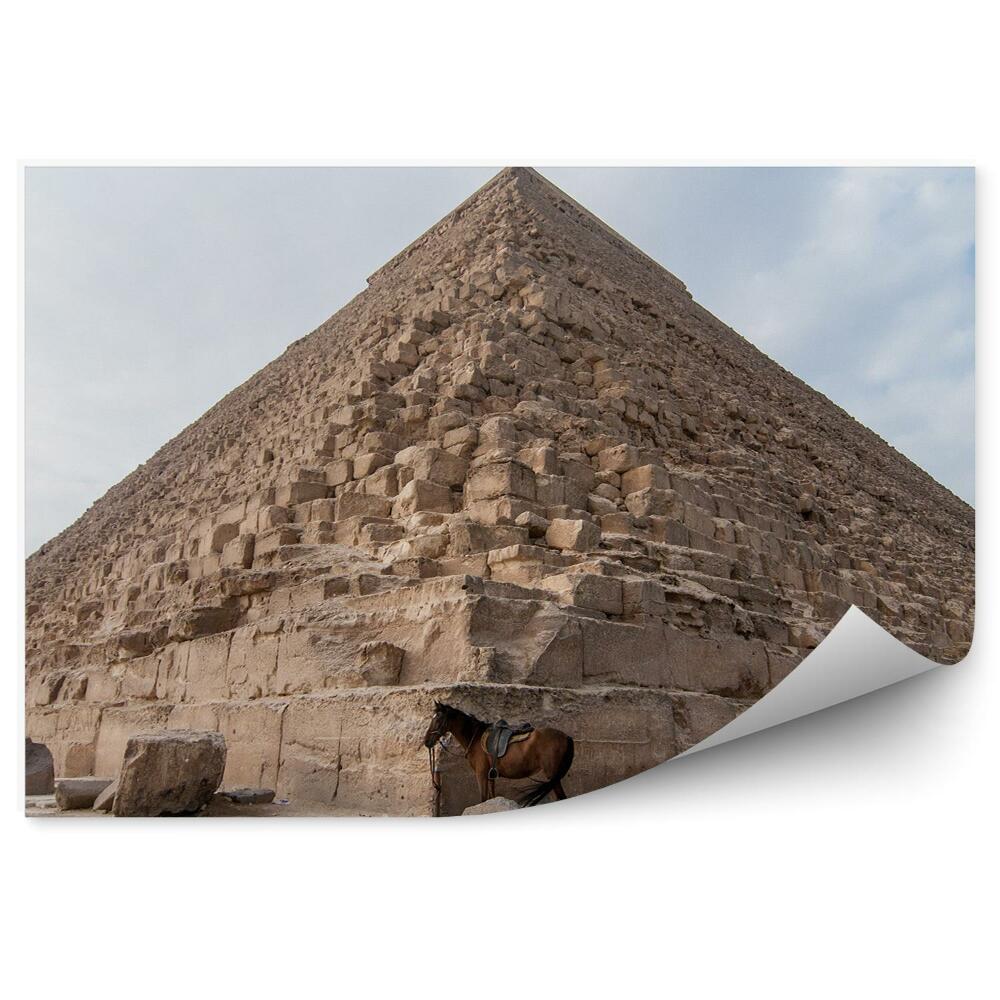Fototapeta samoprzylepna Koń turystyka piramida kamienie
