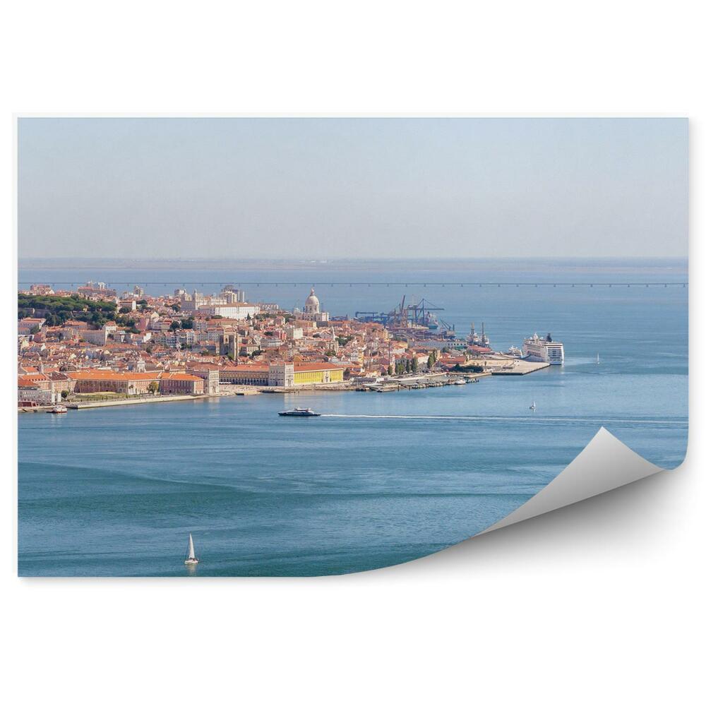 Fototapeta Panoramiczny widok lizbona starówka ocean jachty
