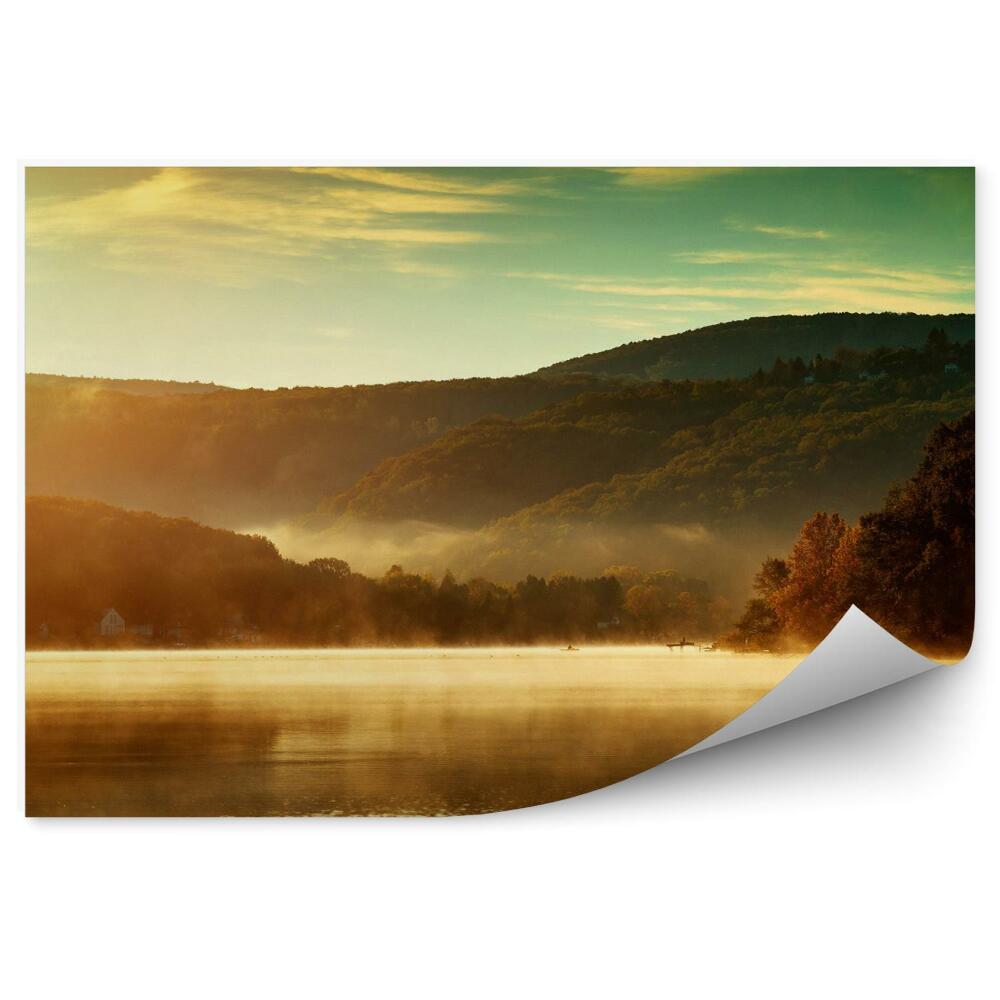 Fototapeta Piękna jesień krajobraz jezioro w porannej mgle