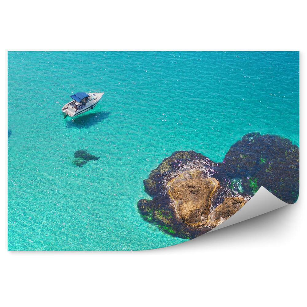 Fotopeta Wyspa kształt serca błękitna woda widoki