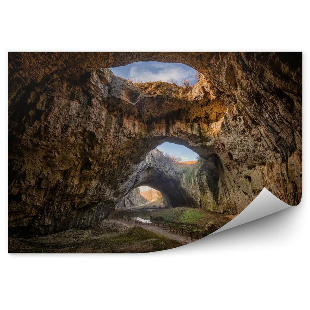Fototapeta Wspaniały widok z jaskini devetaki bułgaria