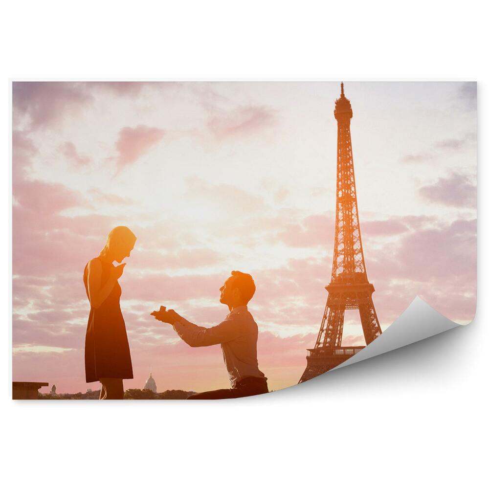 Fototapeta samoprzylepna Zaręczyny romantyczne na tle wieży eiffla paryż
