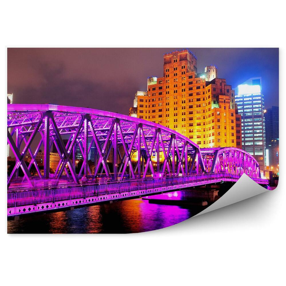 Fototapeta samoprzylepna Podświetlony fioletowy most noc miasto budynki