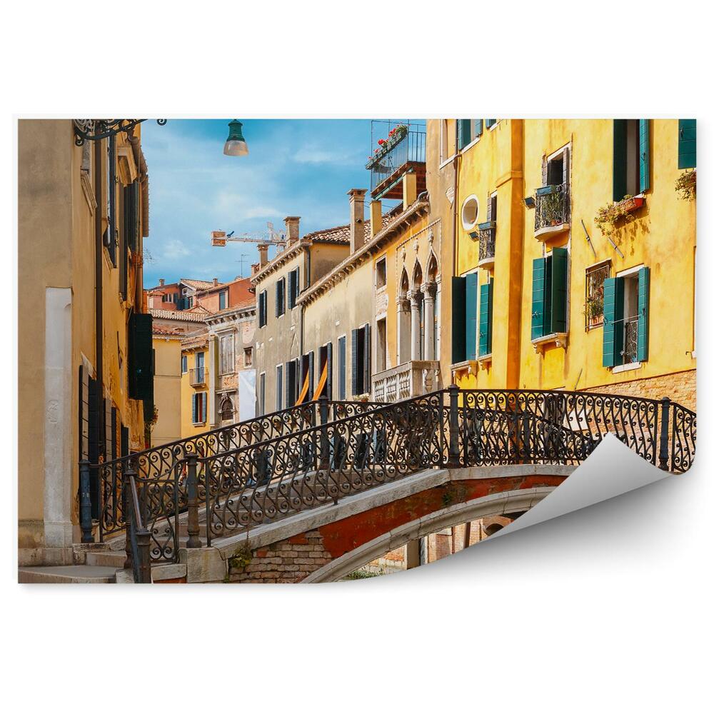 Fototapeta samoprzylepna Wenecja kolorowy kanał łodzie