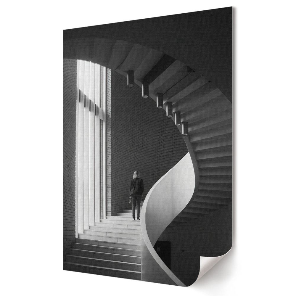Plakat na materiale polycanvas Elegancja spiralnych schodów w monochromie