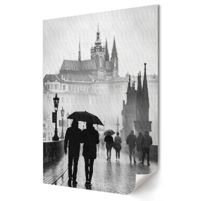 Stylowy plakat na ścianę Romantyczny spacer w deszczowej Pradze