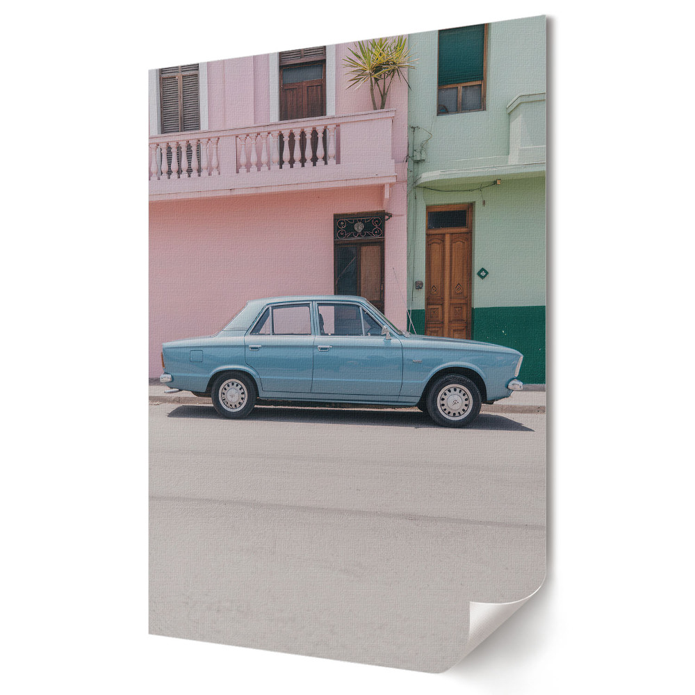 Plakat na materiale polycanvas Stylowe auto na kolorowej ulicy