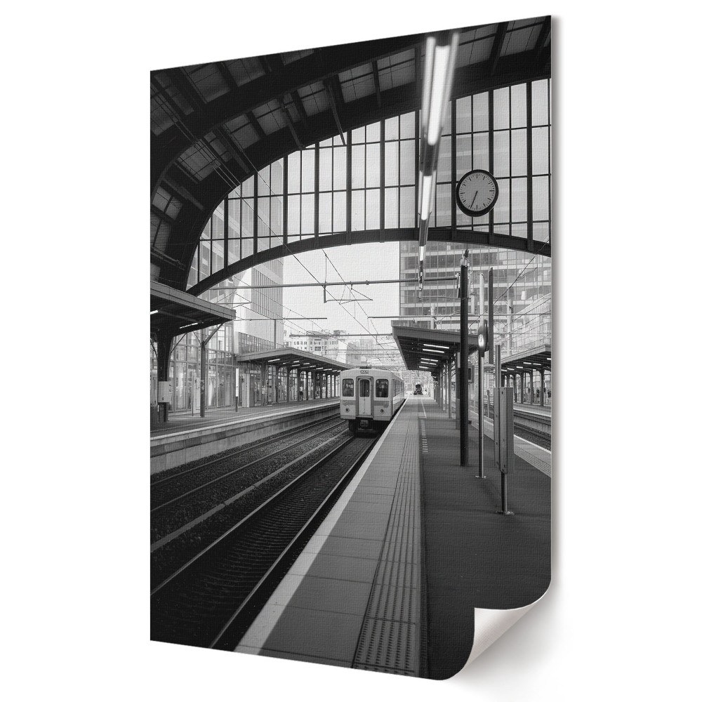 Plakat na materiale polycanvas Cisza na stacji kolejowej w monochromie