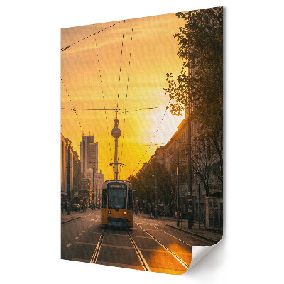 Plakat na materiale polycanvas Zachód słońca nad berlińskim tramwajem
