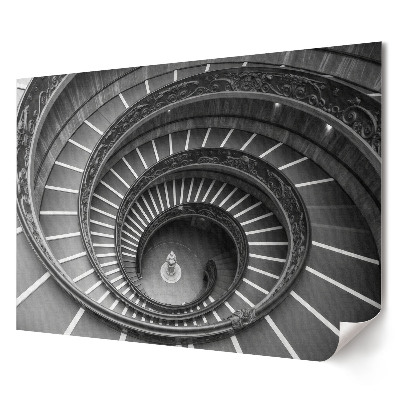 Plakat ścienny premium W spiralnej klatce schodowej w monochromie