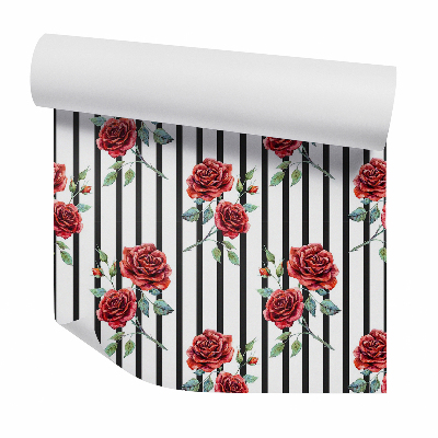 Tapeta Róże na pionowych czarnych pasach