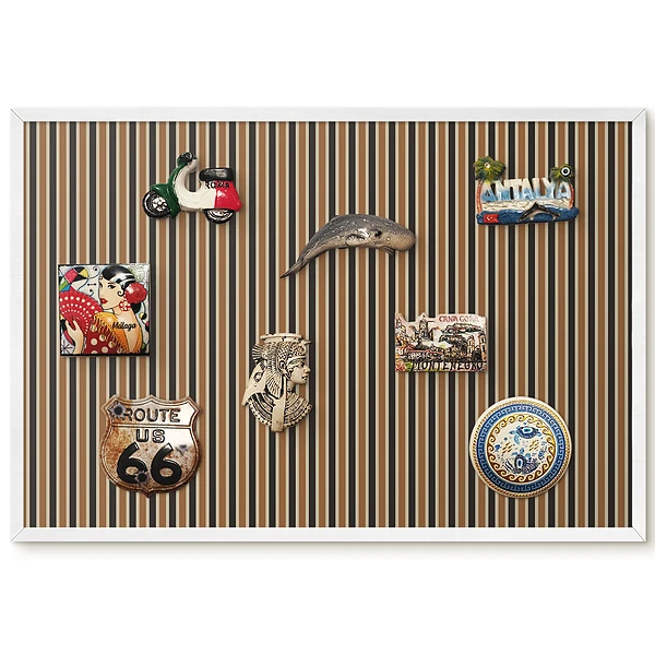 Metalowa tablica magnetyczna w pionowe pasy w odcieniach brązu i czerni