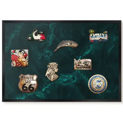 Metalowa tablica na magnesy w czarnej ramie o wzorze zielonego marmuru Głębia zieleni