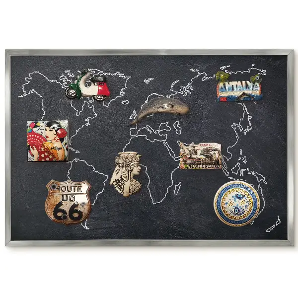 Tablica magnetyczna na ścianę Mapa świata w srebrnej ramie na ciemnym tle
