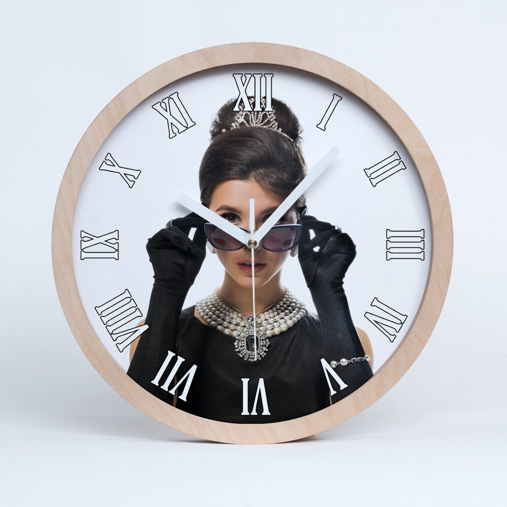Drewniany zegar Kobieta w okularach