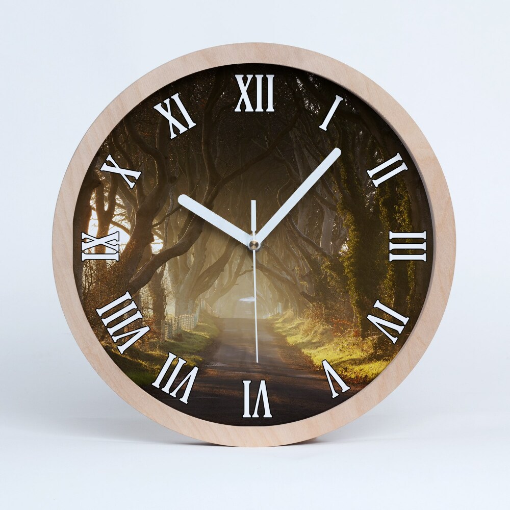 Drewniany zegar Mgła w lesie